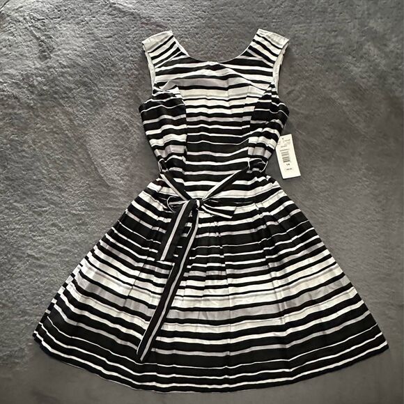 NEW Robbie Bee Women’s Sleeveless Black/ White/ Gray Striped Sundress - Picture 1 of 6